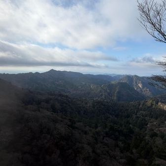 雲がはえ〜😅確か、前回の英彦山の時も寒かった💦