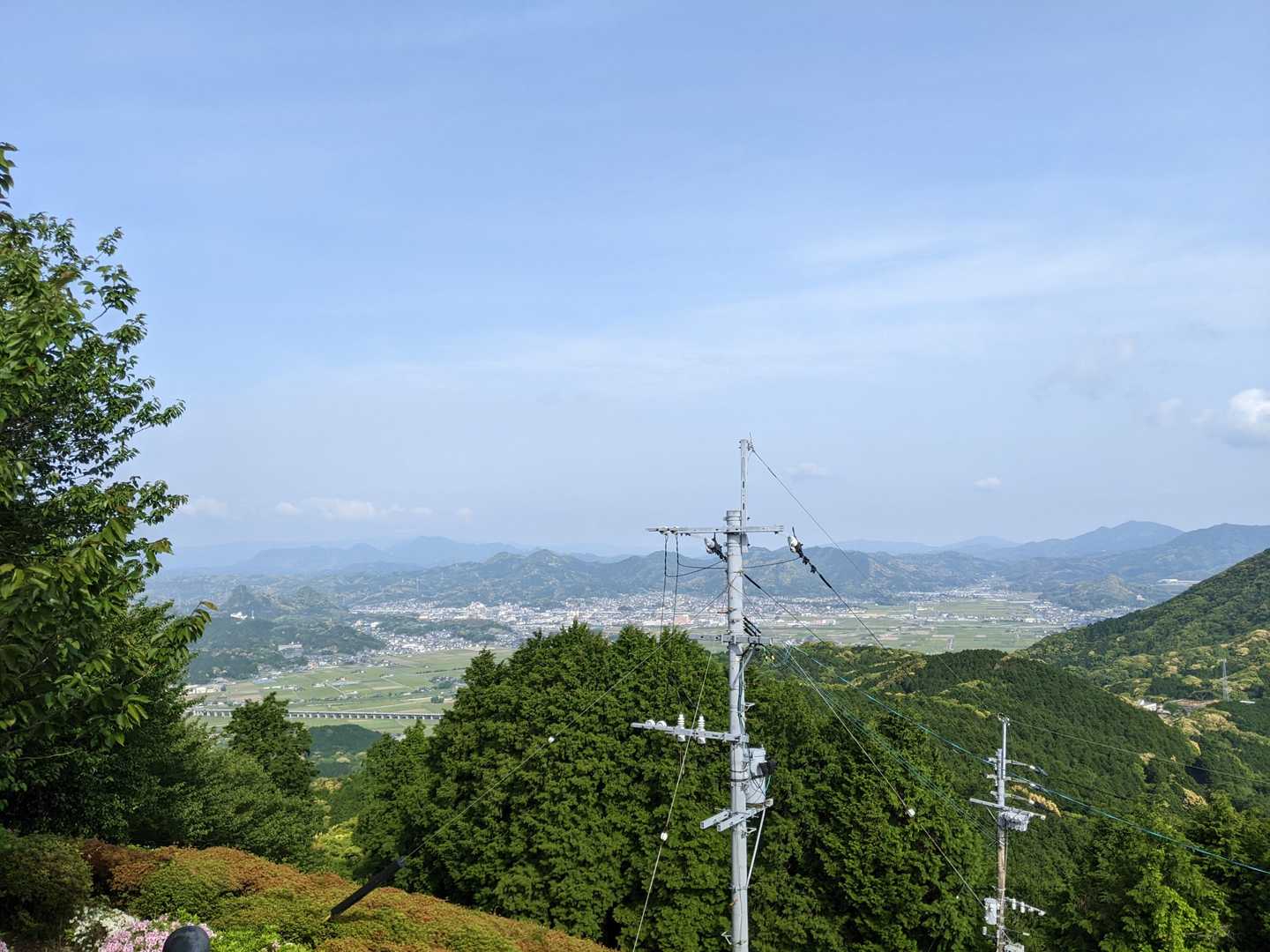 山頂展望所からの眺望①。
武雄市街。