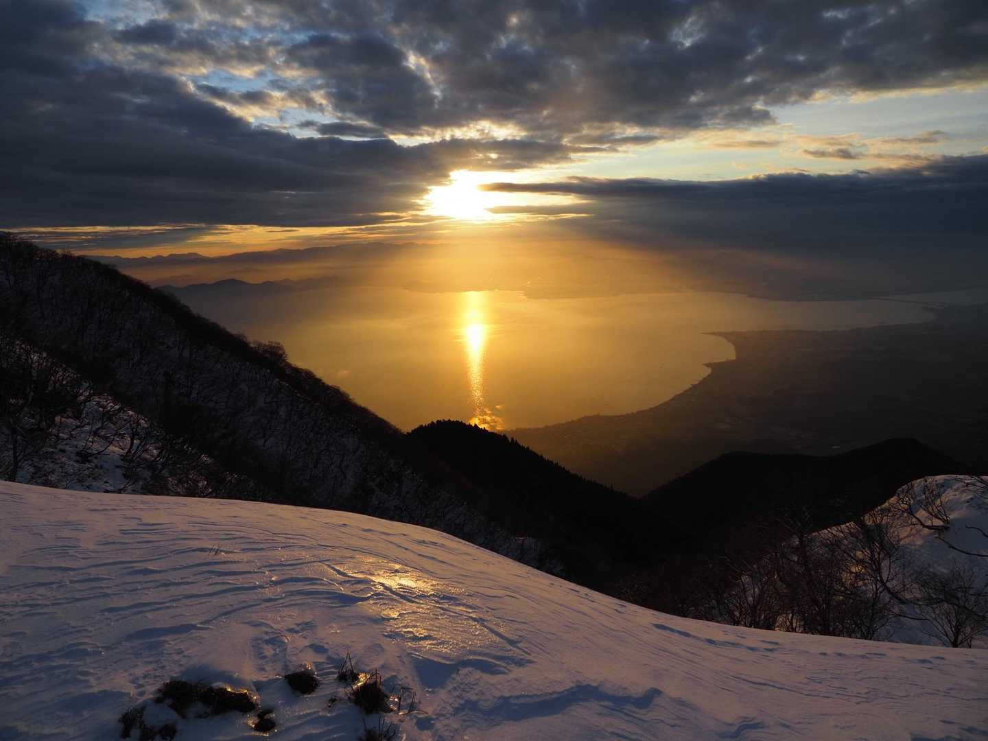 平バス停-アラキ峠-権現山-ホッケ山-小女郎峠-蓬莱山 往復コースの写真