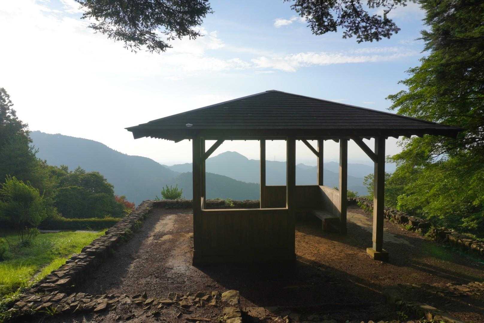 長尾平展望台✨　いやぁ〜母は、日の出山とか大岳山とか行きたかったな〜🤣　ま、山旅だから、しょうがない！