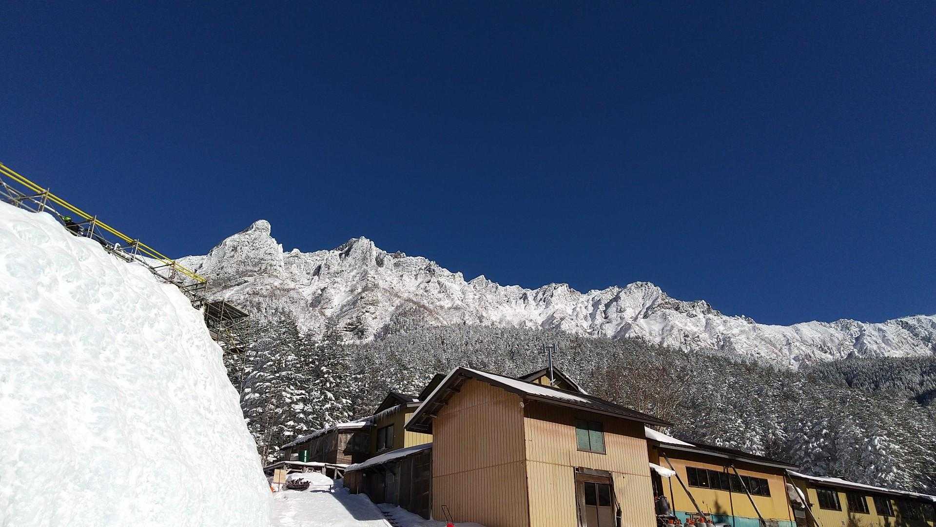 青い空と八ヶ岳の山々🤩
