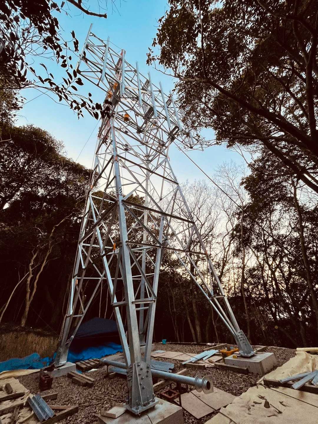 鉄塔を建ててました🚧