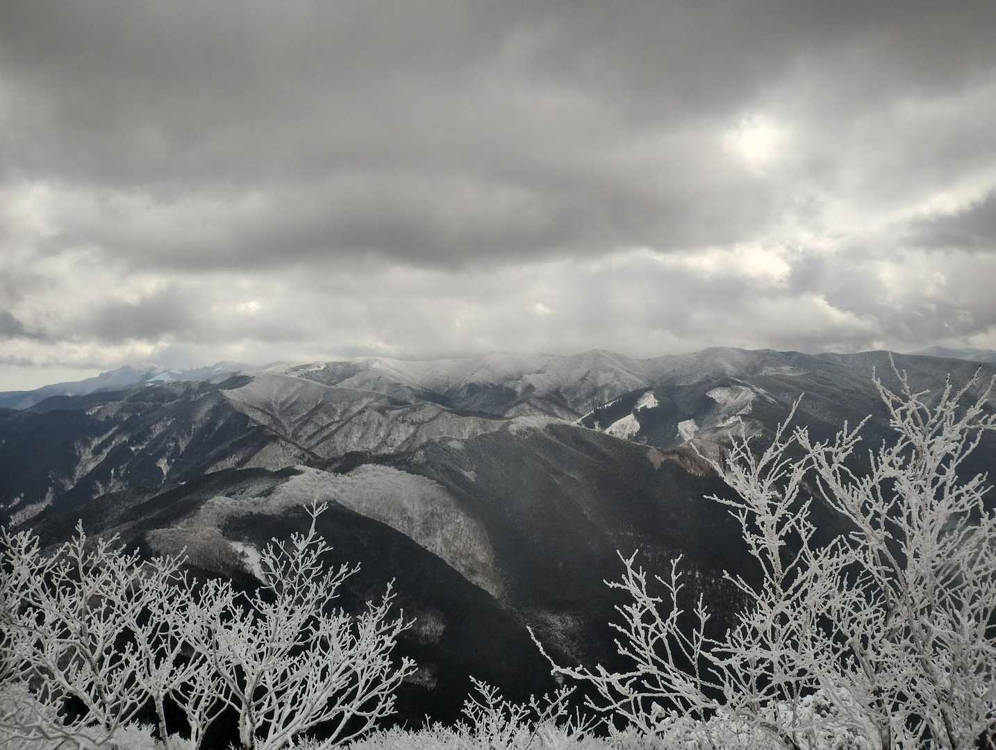 笛吹岩の近くから見える景色✨
確か台高大峯方面。行きはなんも見えんかったのに！