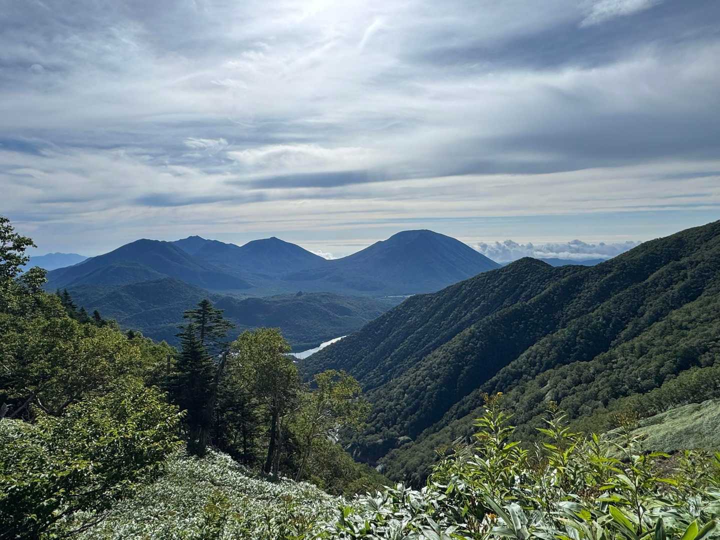 金精峠登山口-金精峠-金精山-五色山-前白根山-五色沼 往復コースの写真