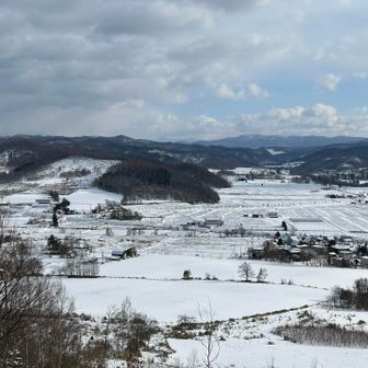 雪不足でスキー場はクローズしているようです