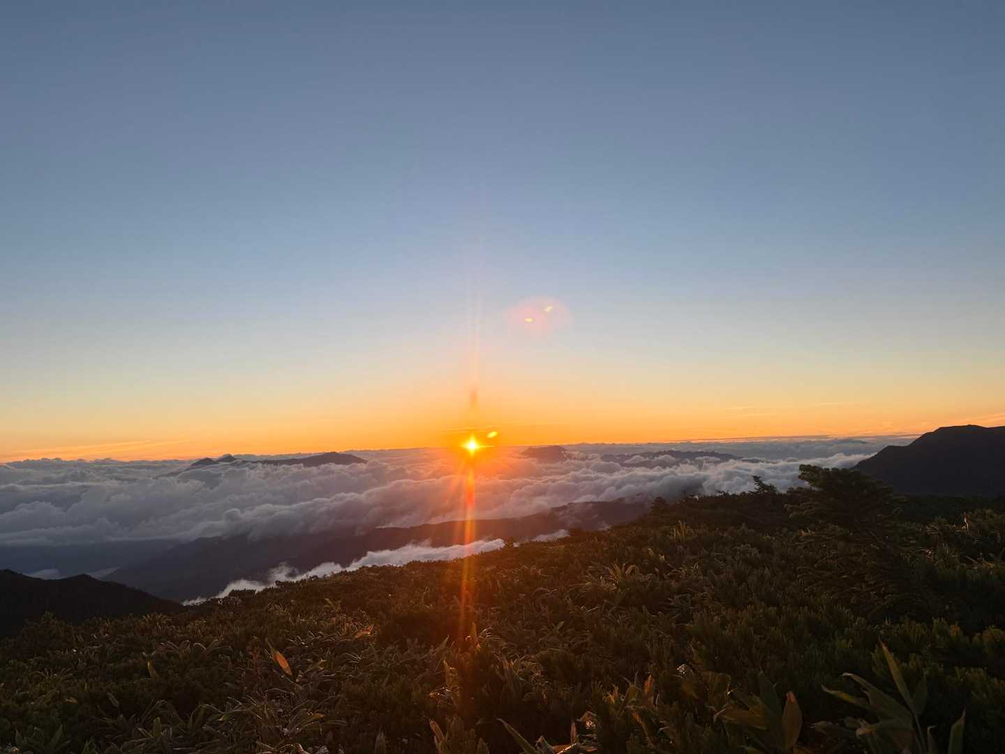 蓮華温泉登山口-朝日岳-照葉ノ池-黒岩山-サワガニ山-犬ヶ 縦走コースの写真