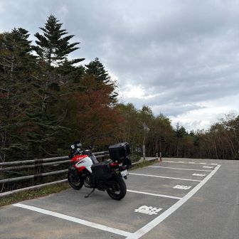 下山。ただここから山道を40キロほど下ります。無事、下山が出来ますように。。