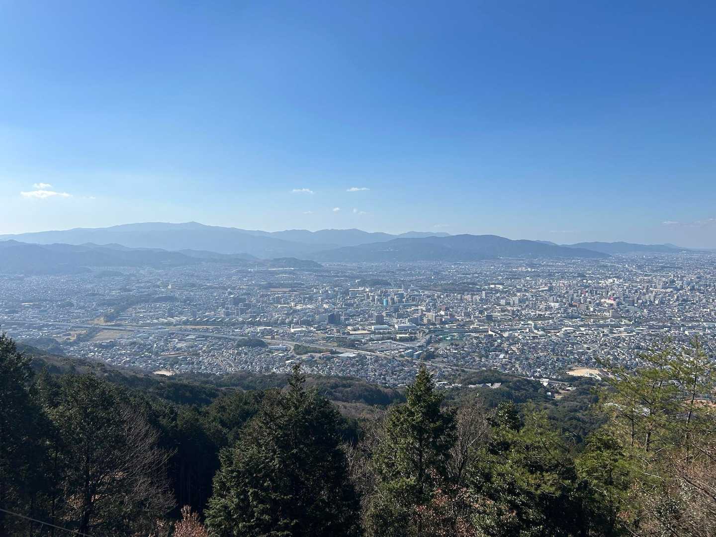 大野城市から脊振山方向を臨みます