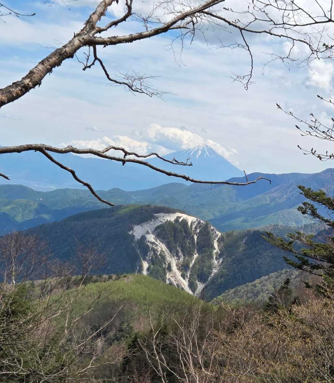 富士山と日向山のコラボ
素敵です😊