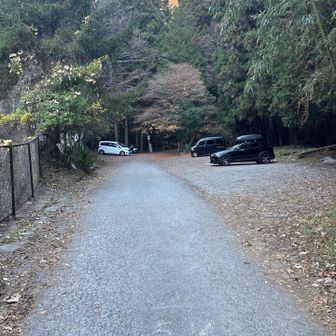 登山口に到着です。ここから小仏バス停に行き終了となります。