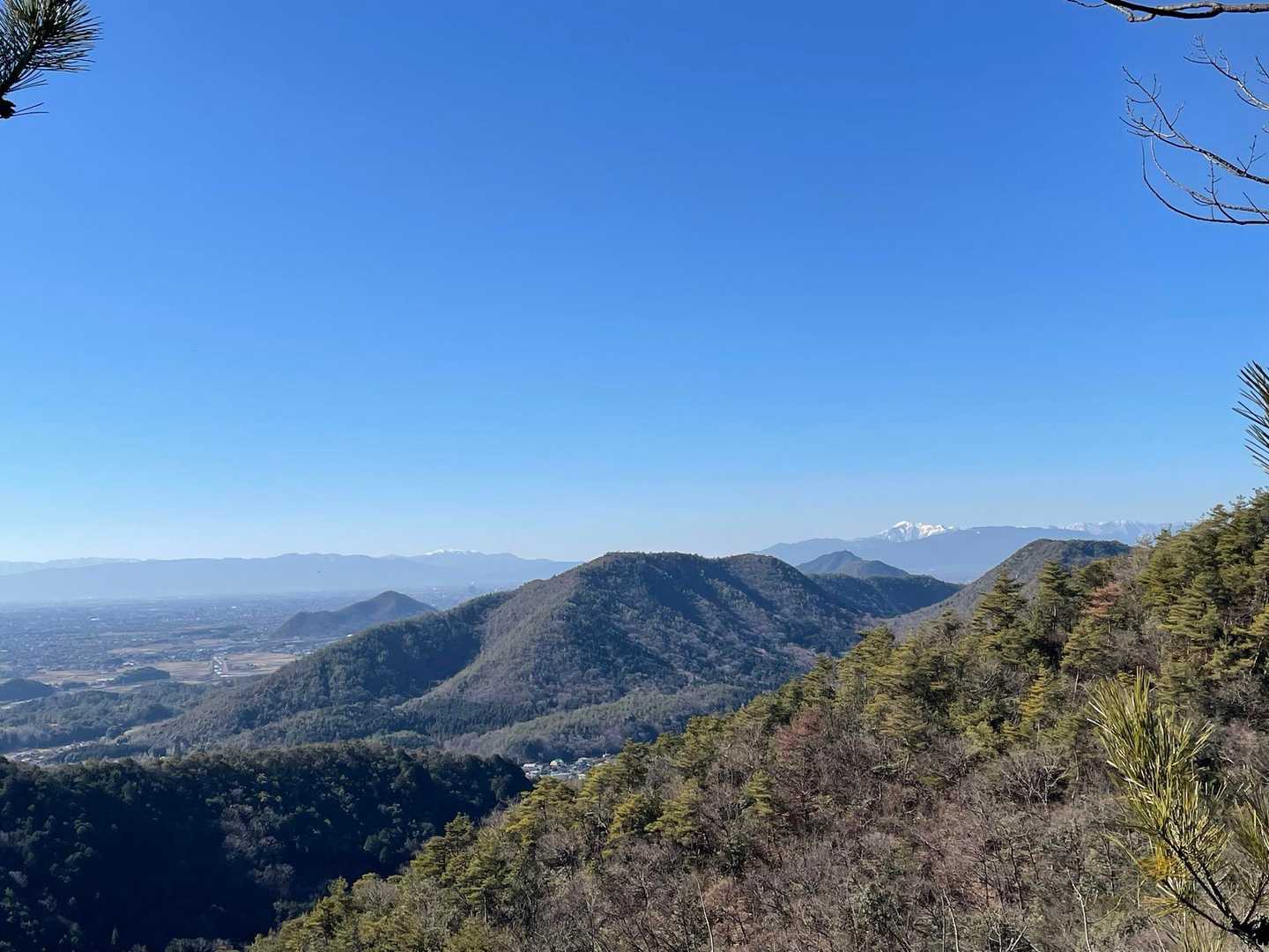 もう少し進むと伊吹山と金華山や色々な山々