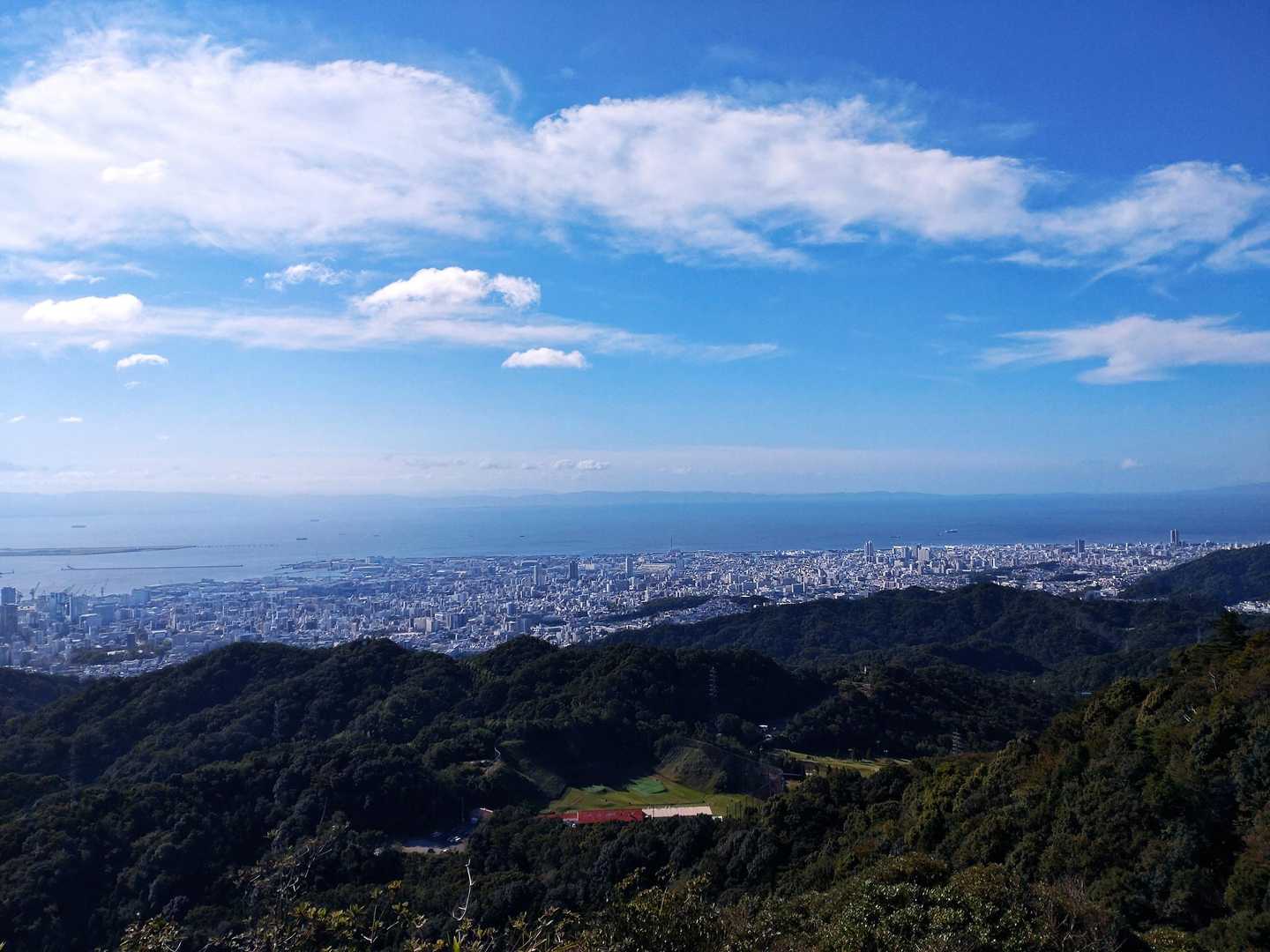 ということで、事前に調べておいた展望ポイントに寄り道🏃