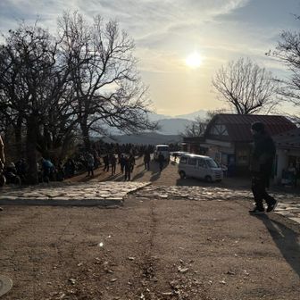 山頂到着

にしてもすごい人...