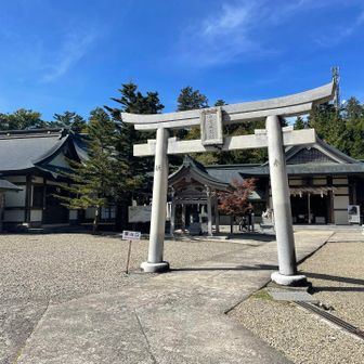 おじゃまします🙇‍♀️
神社の手前にはいくつか旅館があって、そこに前泊する方もいるようだった👀