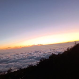 朝日…じゃなくて夕日！
頭も身体も限界突破🤭
無事下山感謝🙏