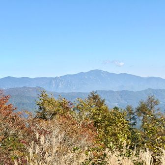 瑞牆山や金峰山…南アルプスの山々が