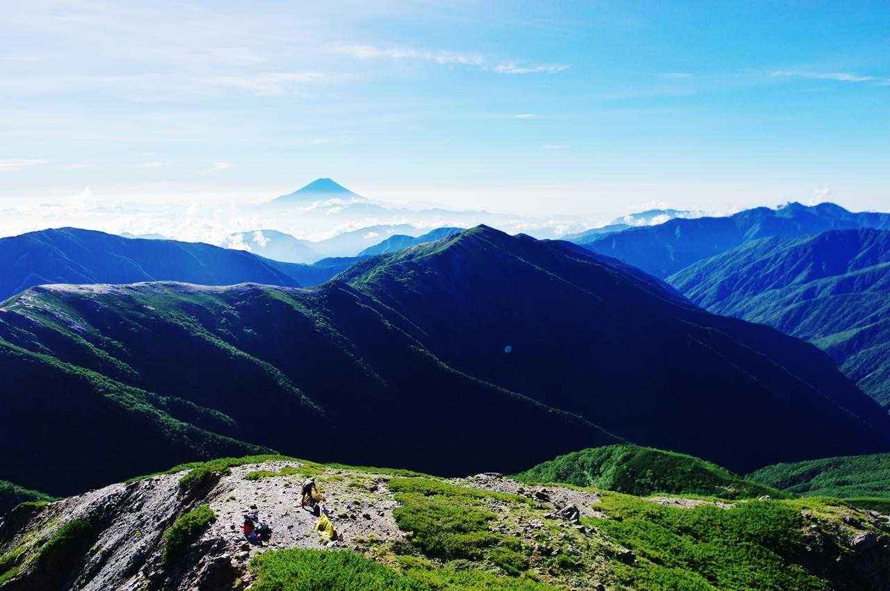 蝙蝠岳が見える
富士山も