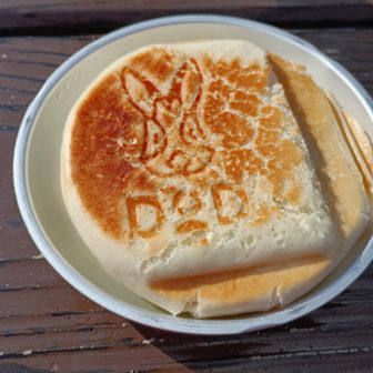 肉まんはホットサンドメーカーで焼きました😋