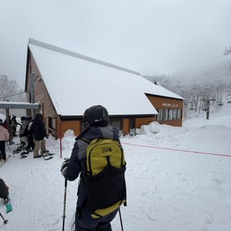 リフトを2本乗り継いで