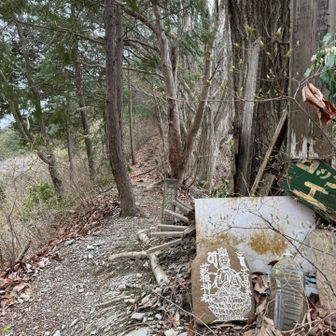 ココから登ってきます。