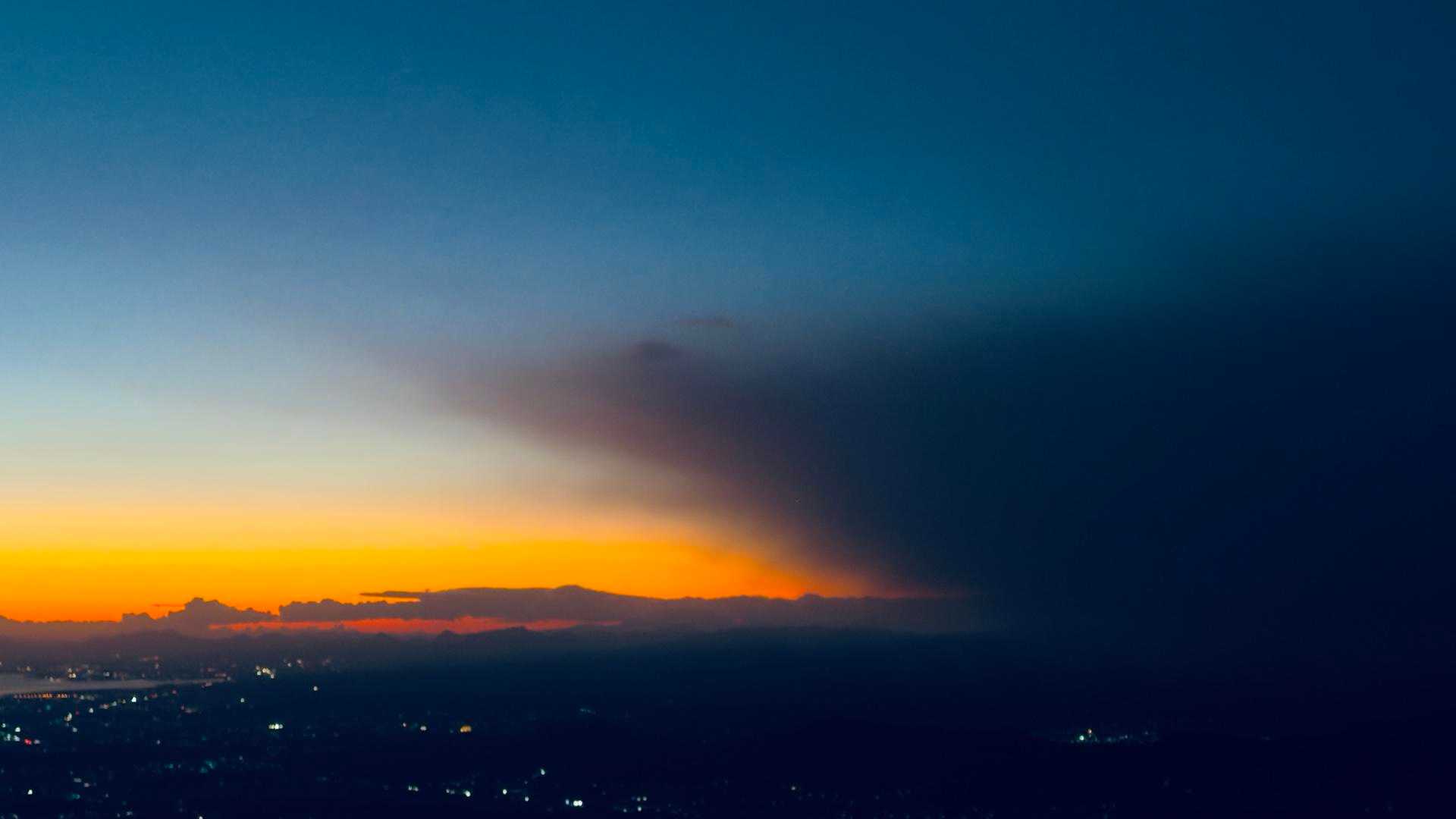 さらに雲が迫って来ていおるな🤣
