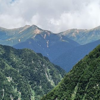 大天井岳や東天狗岳見えます。去年歩いたとこ。