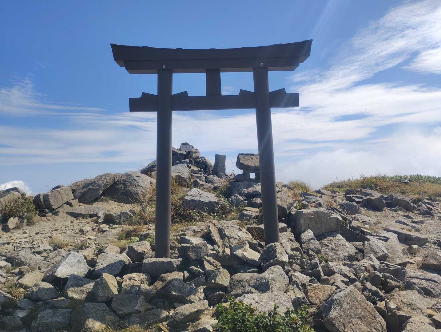 北股岳山頂