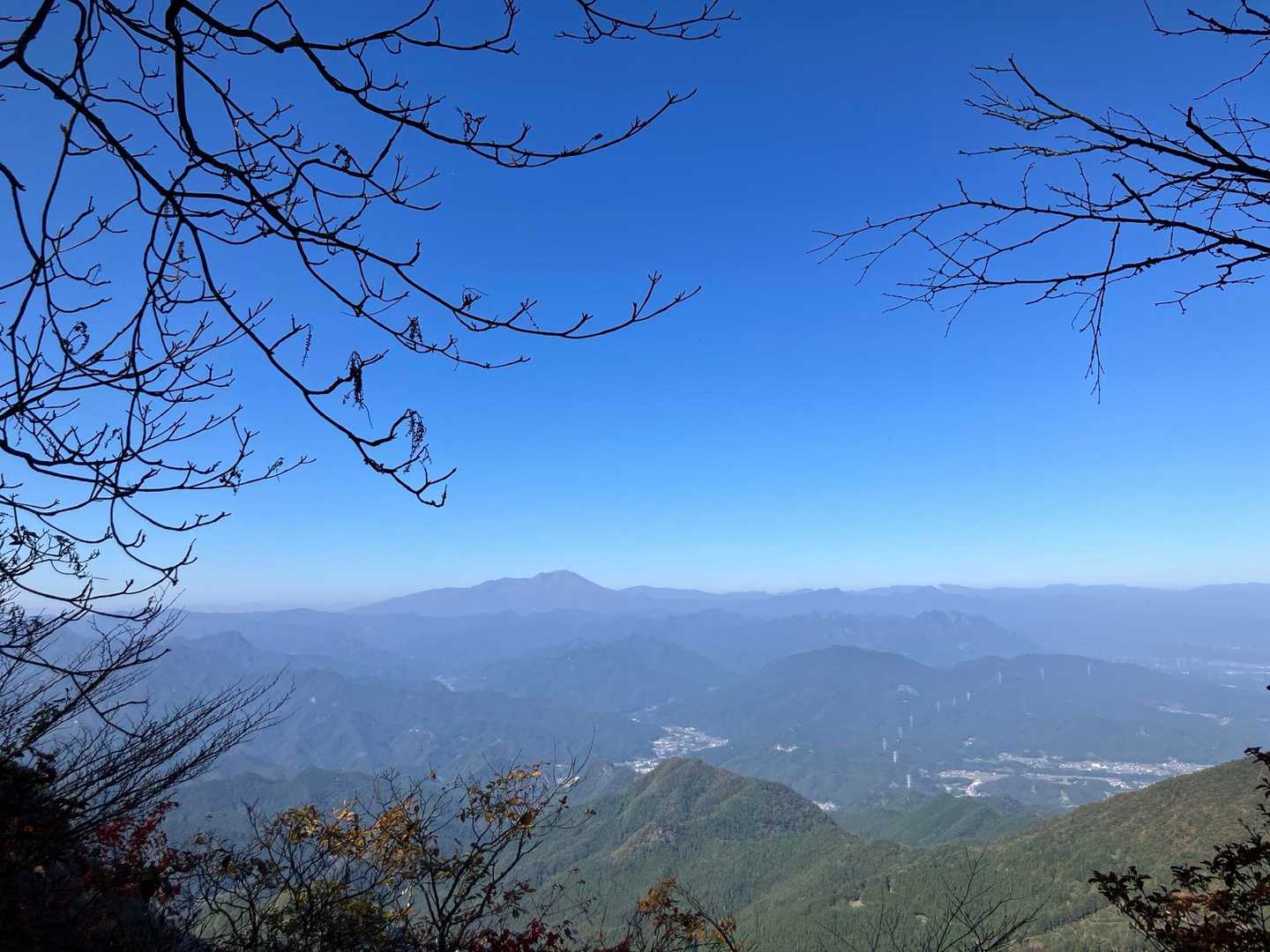 鳥居峠-茂垣峠-稲含山 往復コースの写真