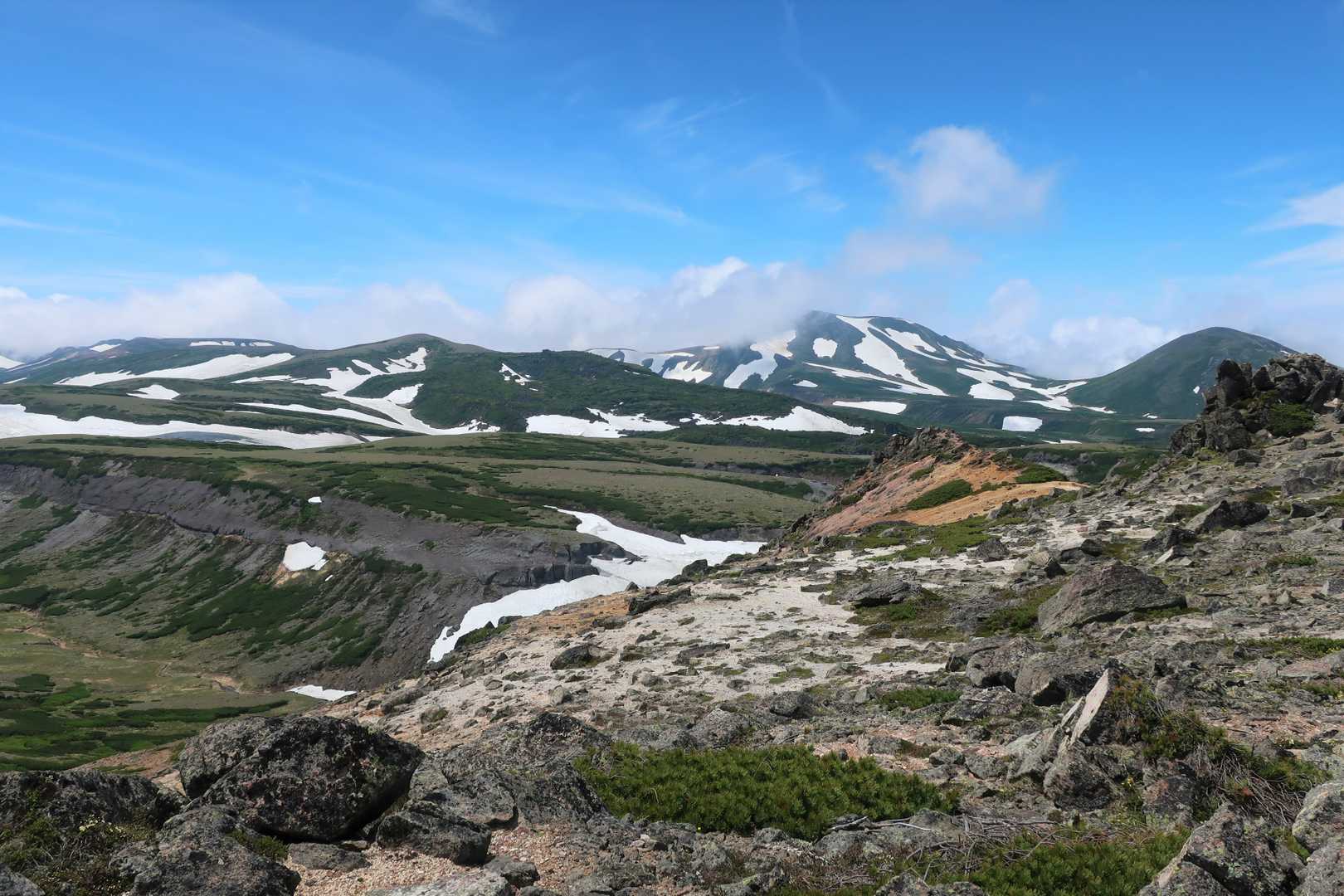 赤岳・白雲岳往復 | 夏の「ゼブラ雪渓」と高山植物の楽園を目指しての写真