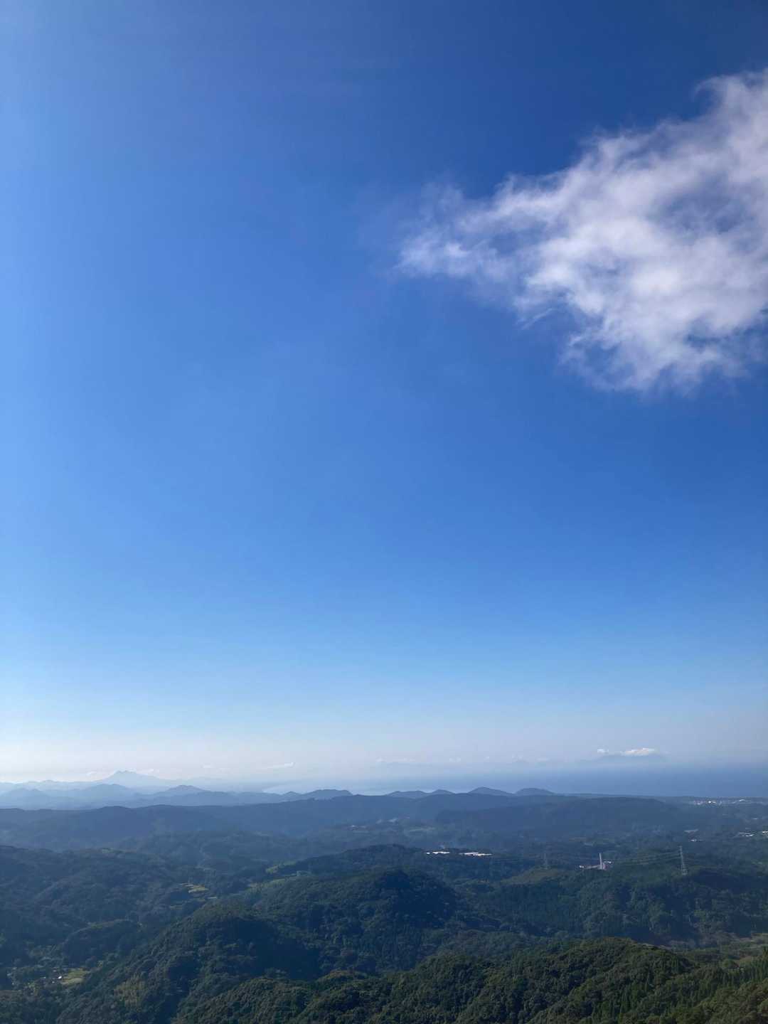 こちらも、突き抜けるようなブルーの眺望が広がっていました！