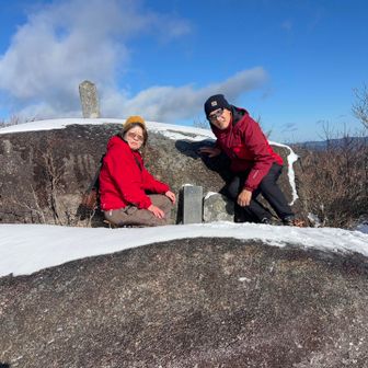 大岩から大岩への移動は怖くてできず、結局主人がシャッターを押して移動。
なんとか撮れました。
が、後ほど……はぁ？となります（笑）