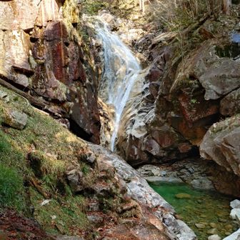 滝を観るには大分降りる必要が有りました