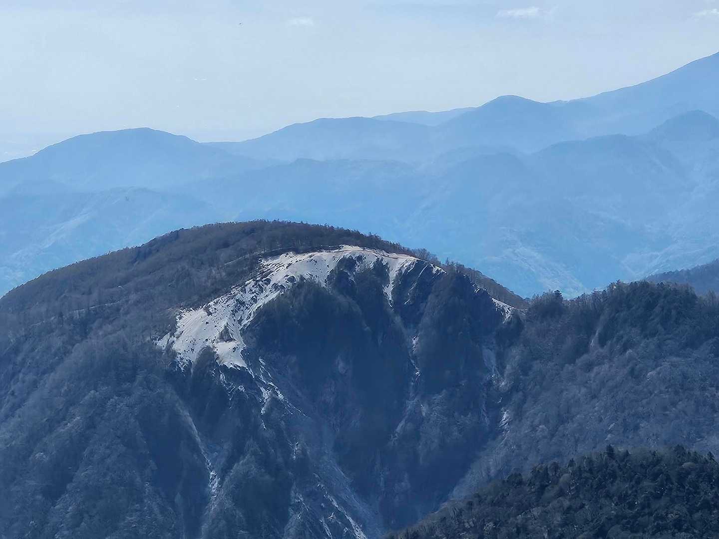 日向山の山頂ビーチ🏖

そろそろ雨乞岳のビーチ水晶ナギに
向かいたいと思います❗