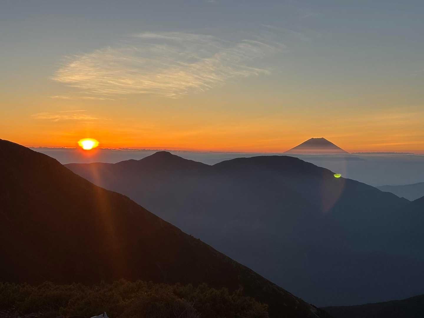 南アルプスは富士山と朝日が近くていい☺️

☀️の上で🐟がニコニコ空を泳いでいるようだ✨
二度とない光景✨✨✨