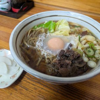 吉田屋さんの吉田うどんをいただく、モチモチうまい(´～｀)