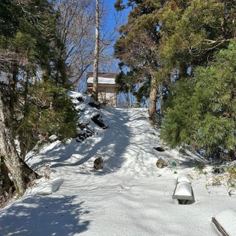東峰山頂手前に到着