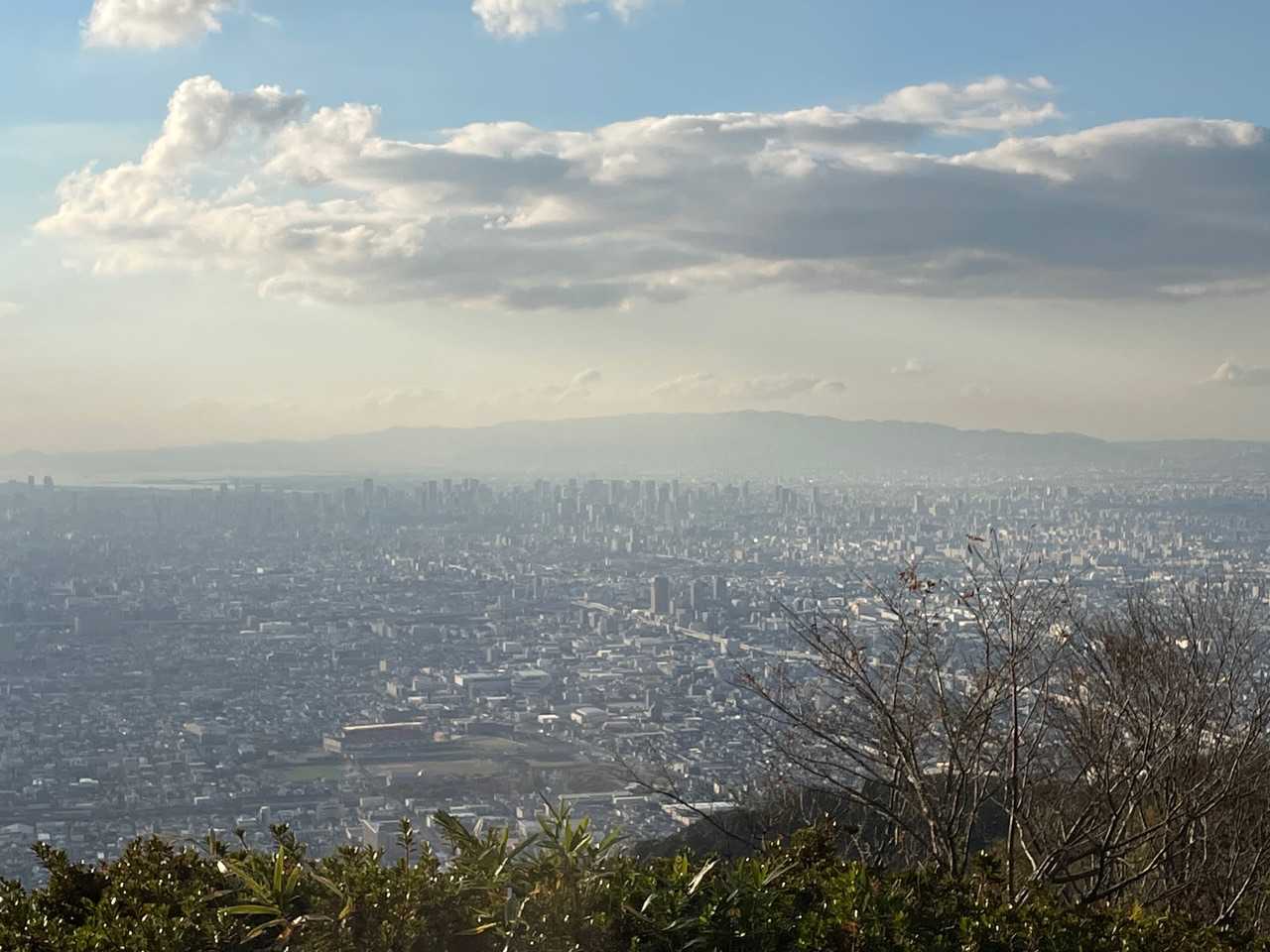 東大阪市の向こうには六甲山がハッキリ見えていました⛰良いお天気です☀️