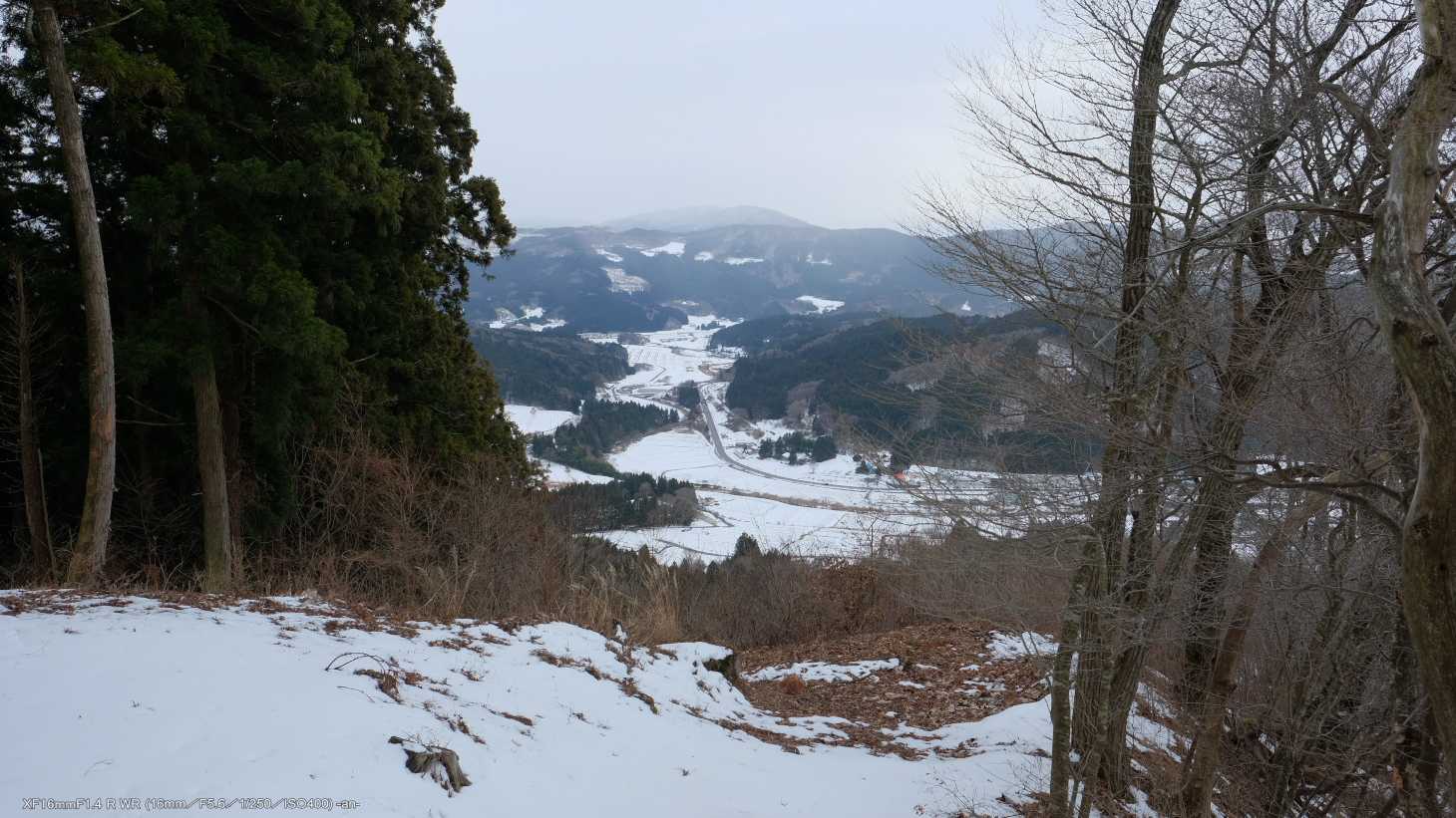 南方面の高い山は「徳仙丈山710m」と「黒森山759m」です。