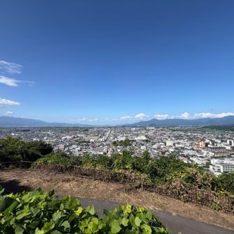 王将の裏は展望あり
条件が良ければ鳥海山みえるね