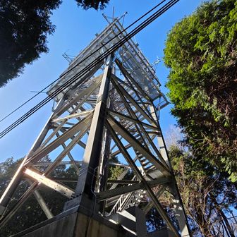 鉄塔発見！何の施設！？
気になったものはわざわざ見に行く(笑)