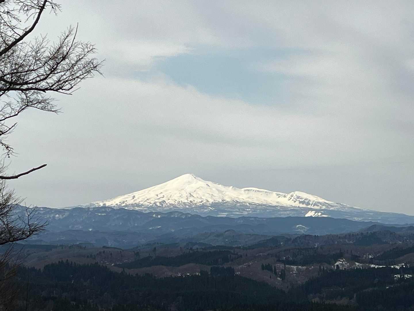 ふと見上げると鳥海山！