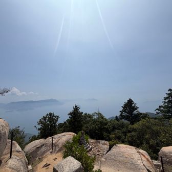 弥山山頂着⛰️