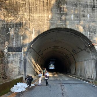 全然進まない💦雪がある度に止まる😭