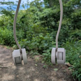 ヘッドフォン🎧️じゃないよ
首にかけるやつ
夏はこれ涼くていいね👍️