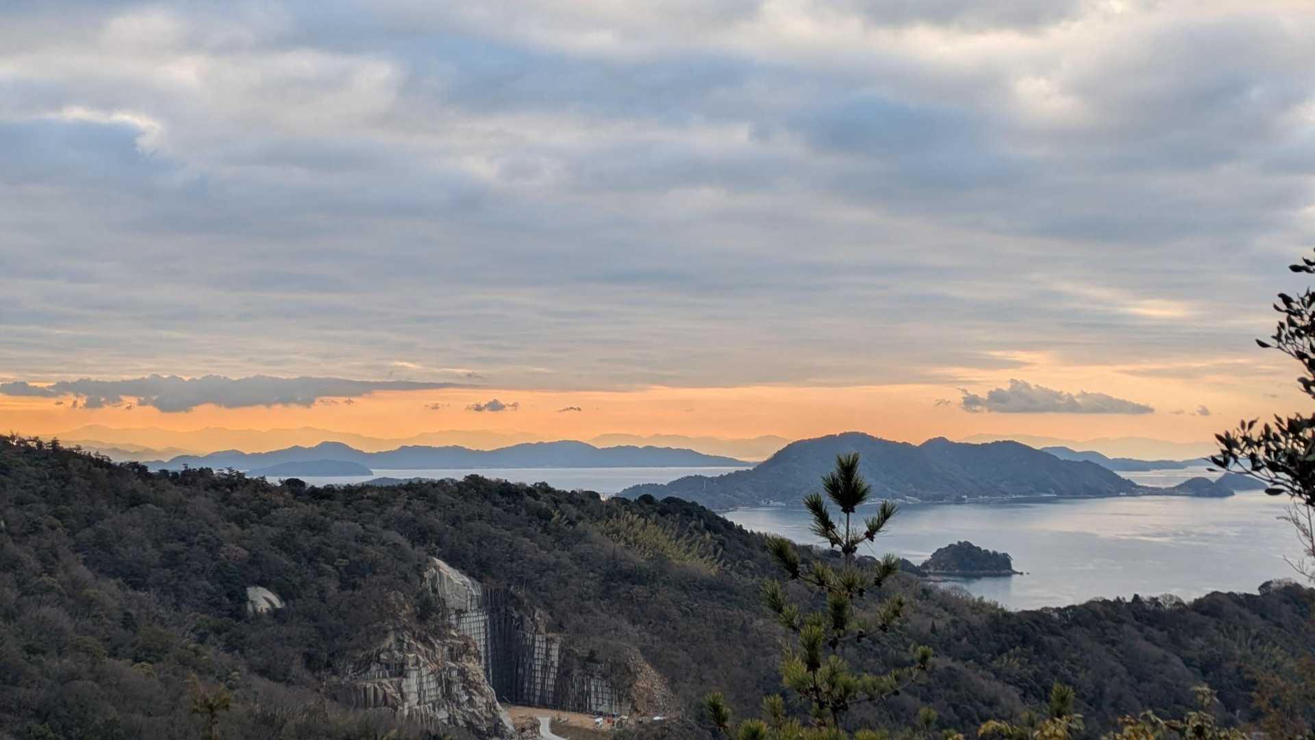 火山登山道入口-火山 往復コースの写真