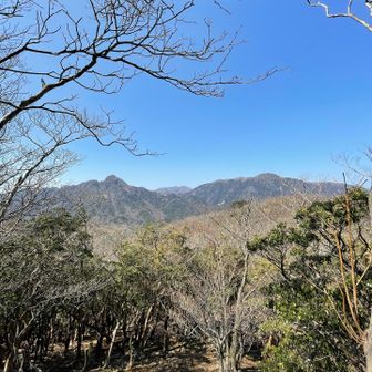 いつもの鎌ヶ岳、雨乞岳、御在所岳。
機種変えたら広角が使えるようになりました。
iPhoneSE3➡︎12に😆