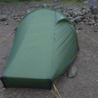 今日のお宿はnordisk telemark1 LW 
強風の中で建てるのに難儀したけど今まで5回ほど建てた中で一番の建ち姿。