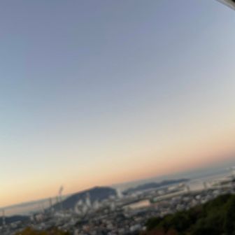 夜明けの来ない夜は無いさ
あなたがポツリ言う

登頂一回目。
僕の気持ちがそうさせるのか、タローちゃんがそうさせるのか、iPhoneのピントが合わない。