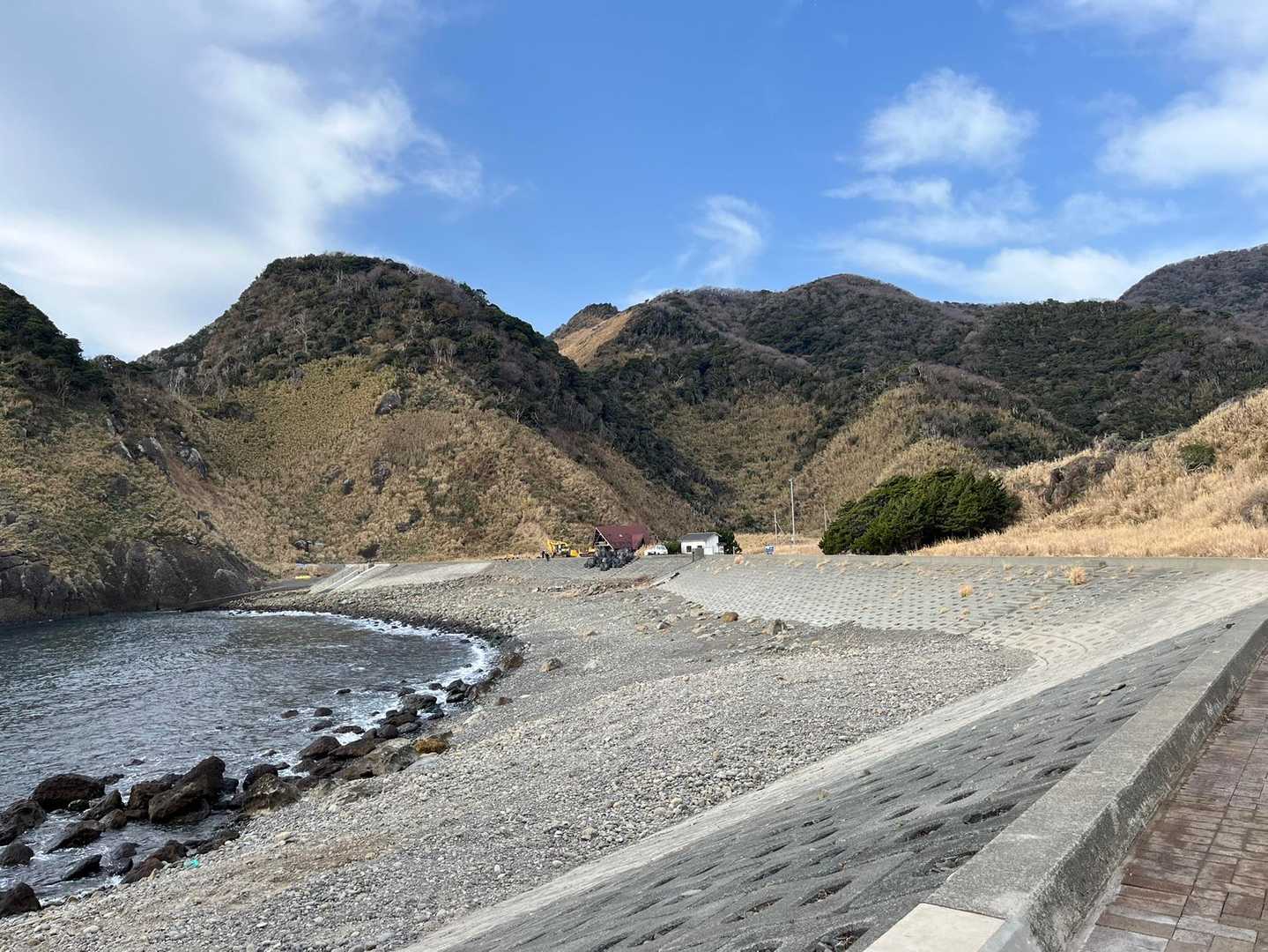 また山に入るので、吉田の浜を振り返って。
