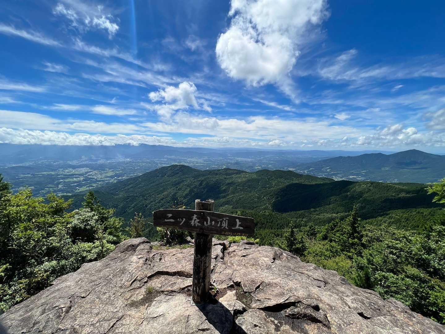 左手恵那山（雲の中）　右手笠置山